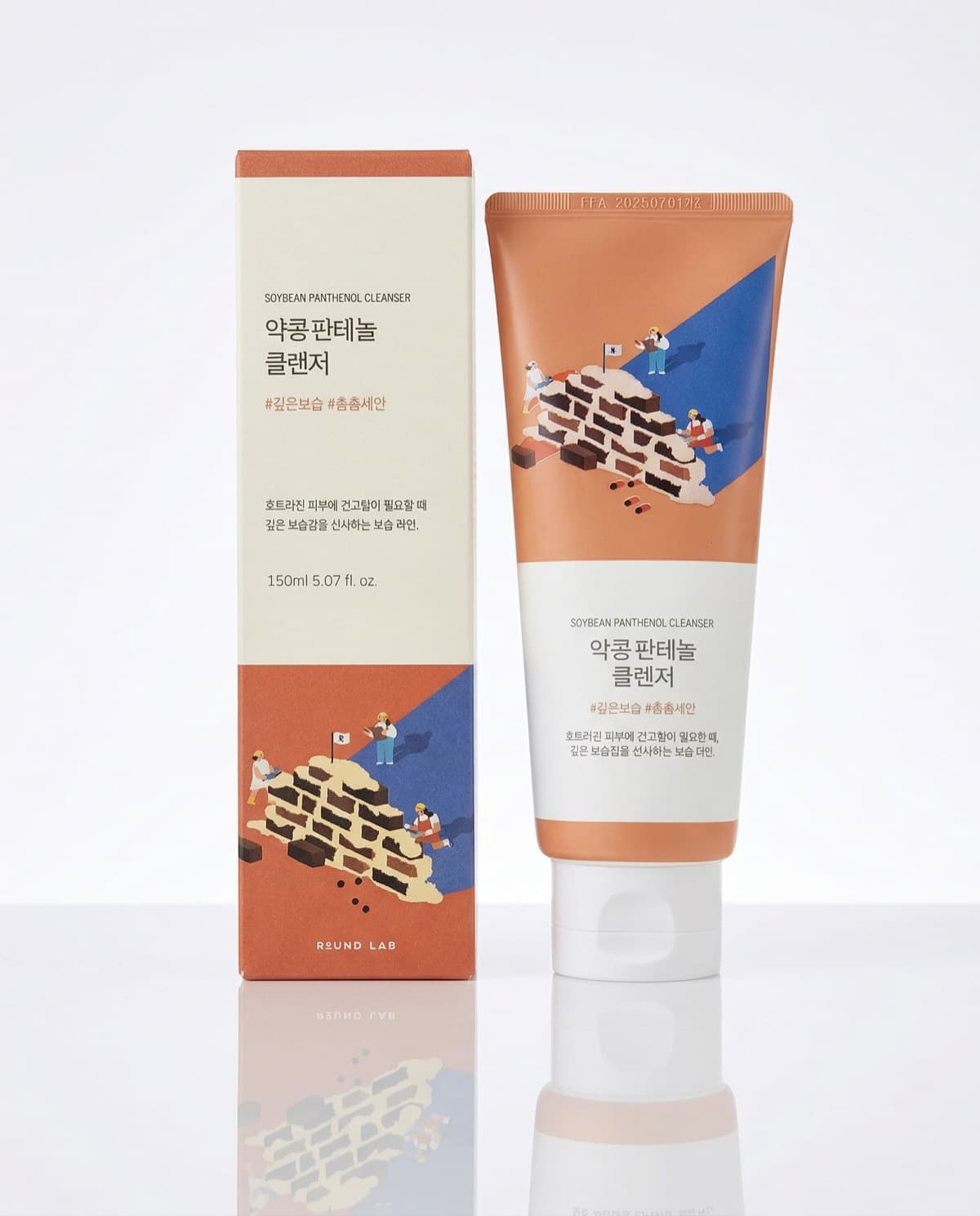 Round Lab Soybean Panthenol Cleanser, пенка для умывания с соей и пантенолом